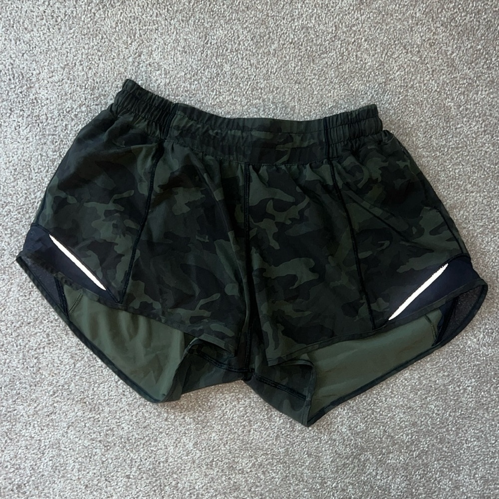 Lululemon 4.0” Hotty Hot Short in Green Camo